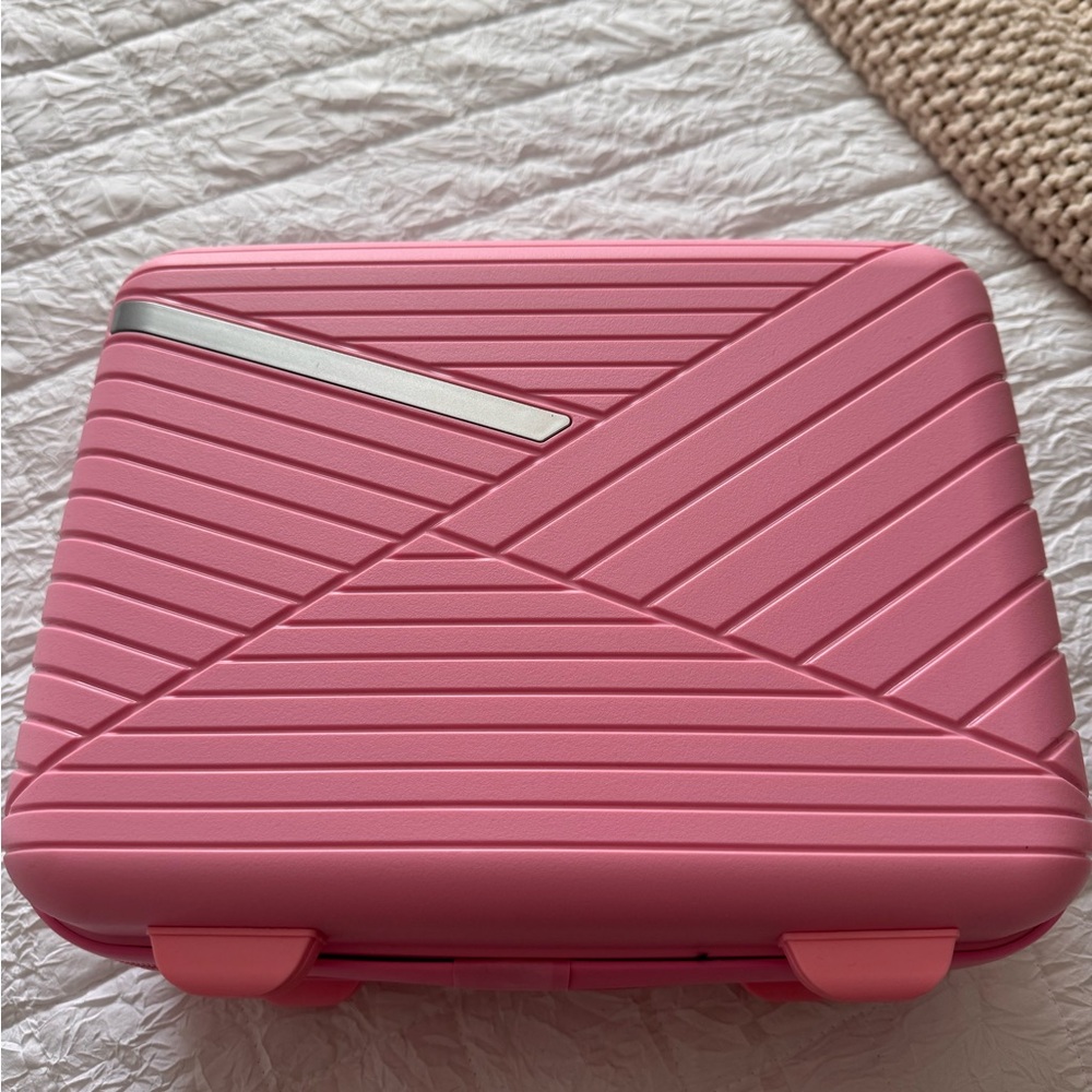 Toiletry or makeup bag